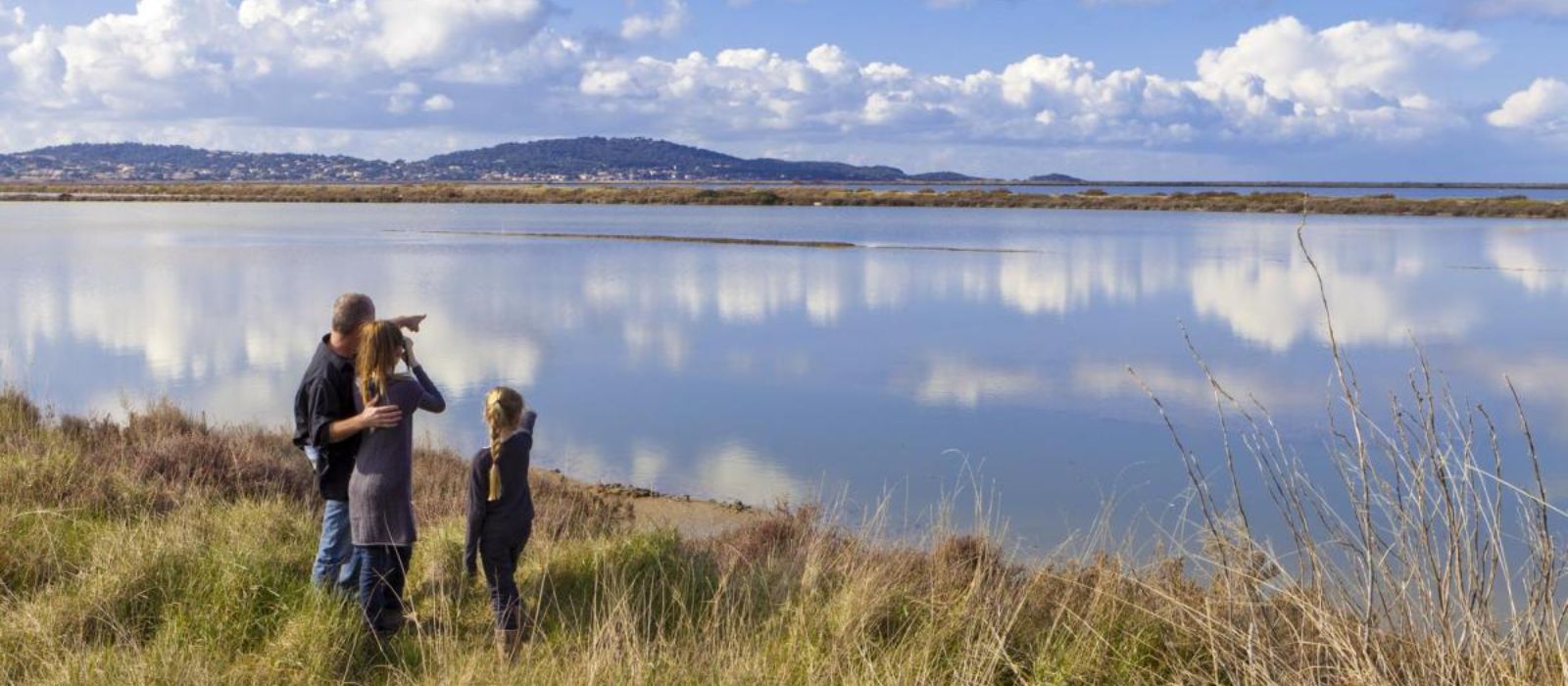 visite des salins de hyeres grace aux appartements de vacances blue lagon